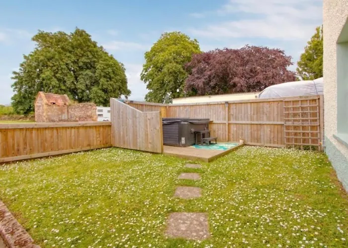 Countryside Annexe, With Hottub, Sleeps Up To 4